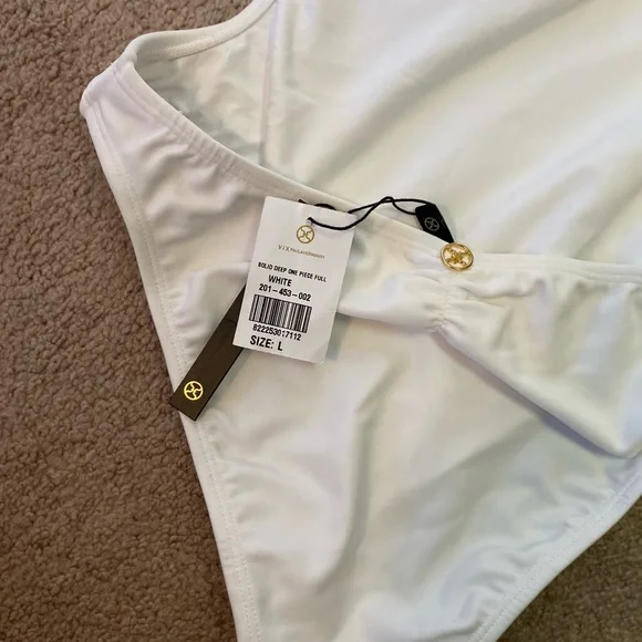 Elegant White One-Piece Swimsuit - Picture 6 of 6